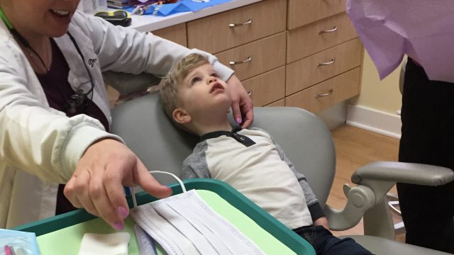 Featured Image For What to expect at your toddler’s 1st Dental Visit
